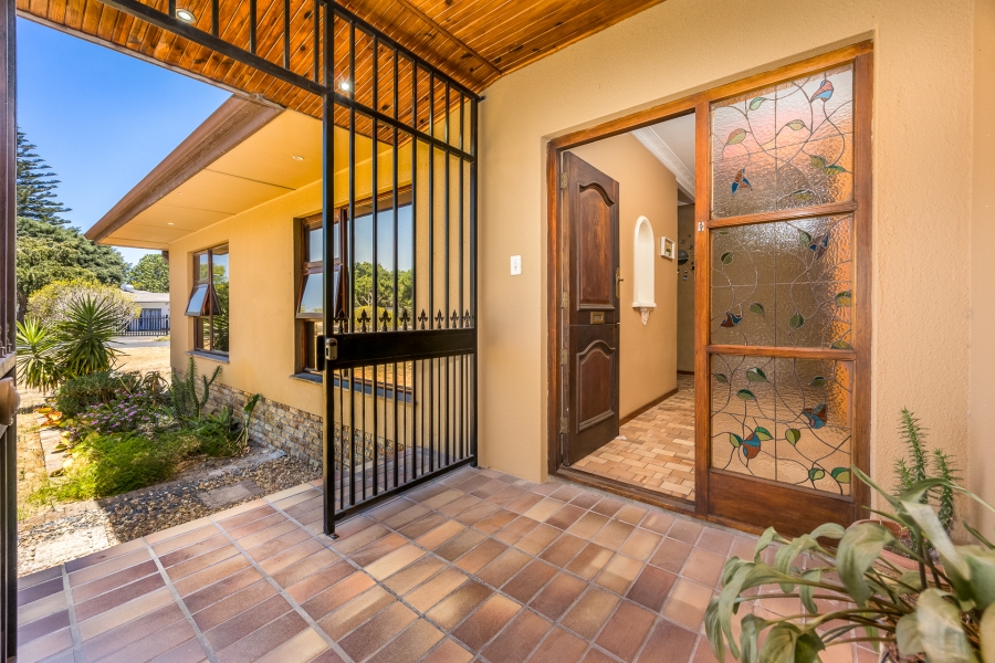 5 Bedroom Property for Sale in Soneike Western Cape